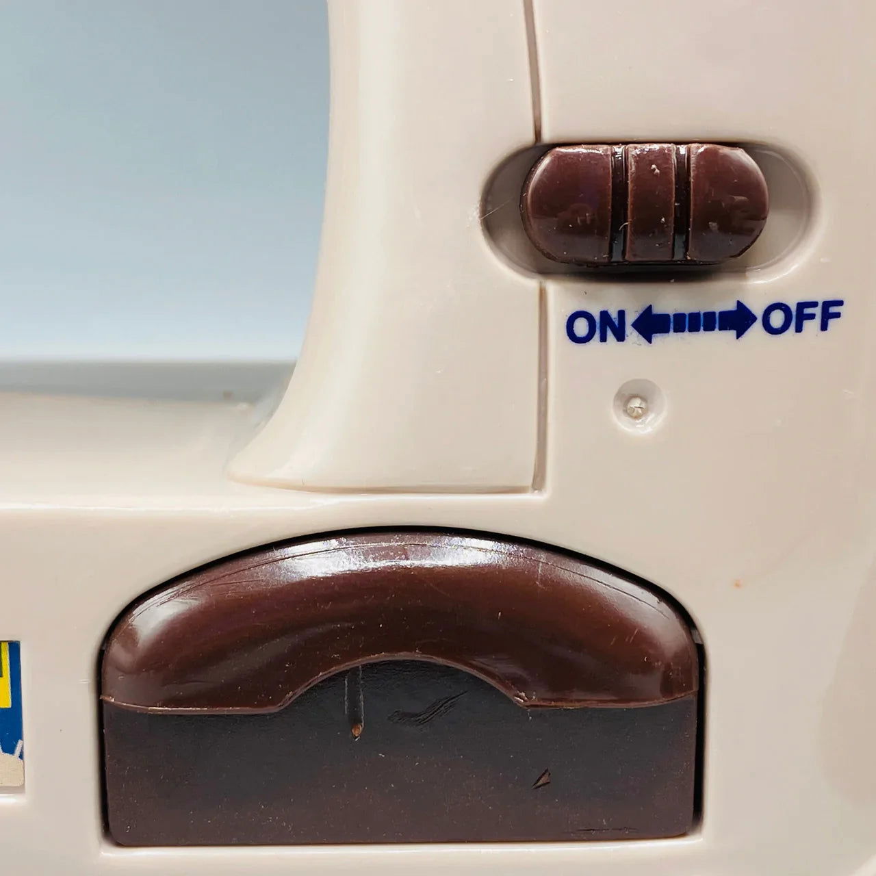 Mini Electric Sewing Machine And Iron Play House Toy [PD][1Pc] - Kaliber